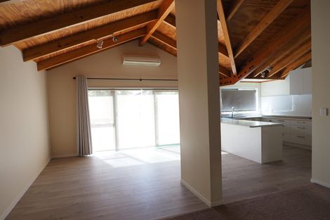 Photo of property in 9 Graven Court, Henderson, Auckland, 0612