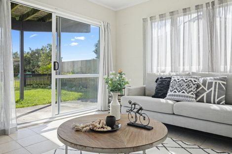 Photo of property in 11 Crispe Road, Clarks Beach, 2122