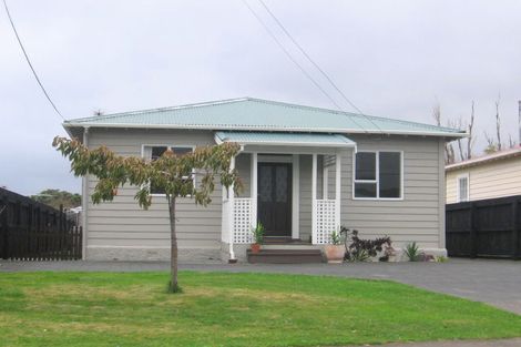 Photo of property in 11 Baldwin Street, Moera, Lower Hutt, 5010