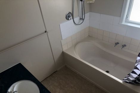 Photo of property in 28 Northolt Road, Fairview Downs, Hamilton, 3214