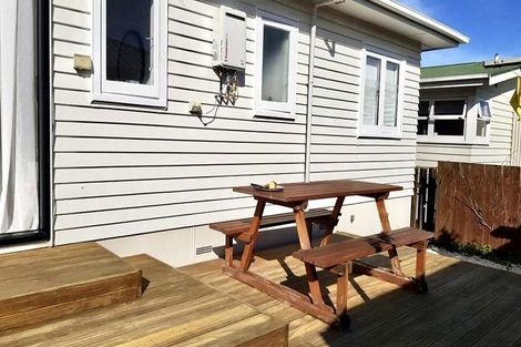 Photo of property in 1/78 Sunnynook Road, Sunnynook, Auckland, 0620