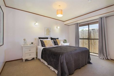 Photo of property in 4/4 Beach Road, Orewa, 0931