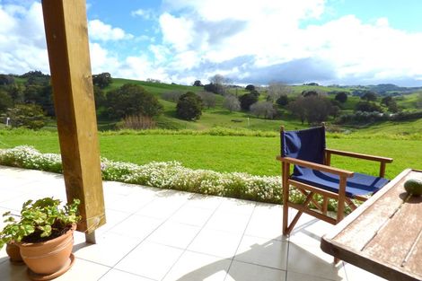 Photo of property in 87 Hurndall Street East, Maungaturoto, 0520