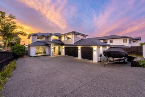 Photo of property in 8 Verley Rise, East Tamaki Heights, Auckland, 2016