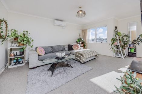 Photo of property in 2/1 West Street, Papakura, 2110