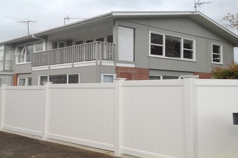 Photo of property in 4/221 Hurstmere Road, Takapuna, Auckland, 0622