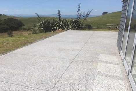 Photo of property in 3143 South Head Road, South Head, Helensville, 0874