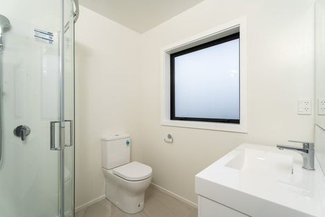 Photo of property in 50 Farnworth Terrace, Glenside, Wellington, 6037