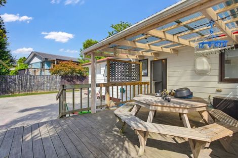Photo of property in 9 Panzic Place, Glen Eden, Auckland, 0602