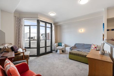 Photo of property in 17 Kent Terrace - Kent Apartments, 5c/16 Kent Terrace, Mount Victoria, Wellington, 6011