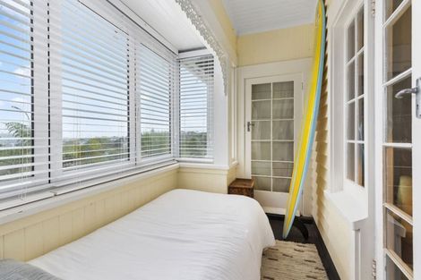 Photo of property in 51 Northland Road, Northland, Wellington, 6012