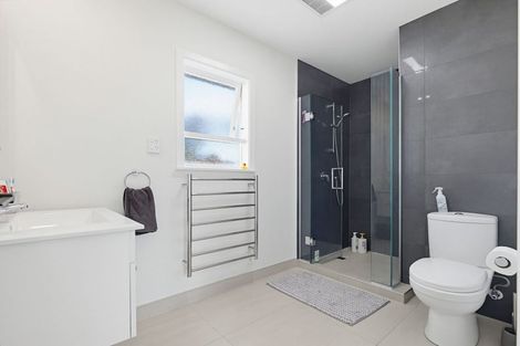 Photo of property in 48 Stottholm Road, Titirangi, Auckland, 0604