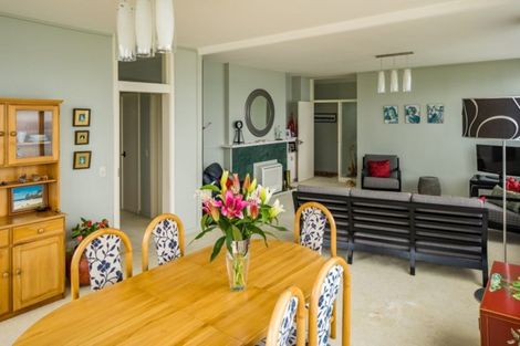 Photo of property in Rona House, 33 Rimu Street, Eastbourne, Lower Hutt, 5013