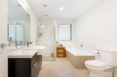 Photo of property in 58 Muriwai Road, Waimauku, 0812