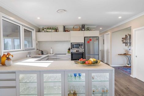 Photo of property in 12 Longbeach Drive, Castlecliff, Whanganui, 4501