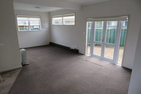 Photo of property in 16 Chipping Dale, Mangere Bridge, Auckland, 2022