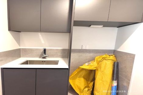 Photo of property in 4 Chatsworth Crescent, Pakuranga Heights, Auckland, 2010