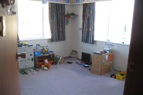 Photo of property in 28 Maple Grove, Kingston, Wellington, 6021