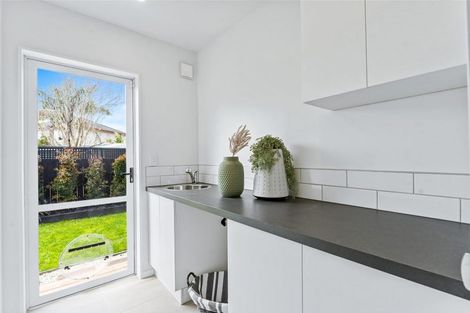 Photo of property in 2/7 Seine Road, Forrest Hill, Auckland, 0620