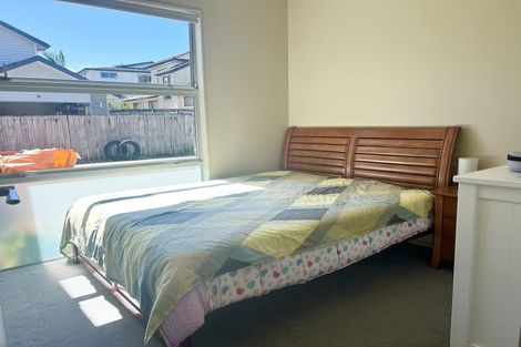 Photo of property in 12 Mana Lane, Pinehill, Auckland, 0632