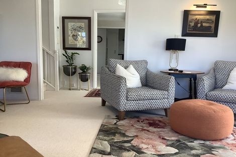 Photo of property in 1/2 Heathcote Road, Castor Bay, Auckland, 0620