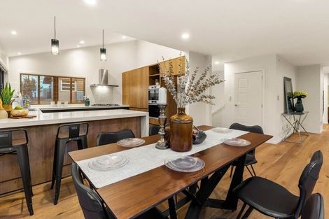 Photo of property in 45a Forrest Hill Road, Milford, Auckland, 0620