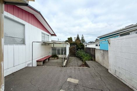 Photo of property in 14 Huatoki Street, Vogeltown, New Plymouth, 4310