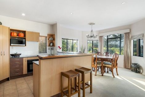 Photo of property in 22/8 Tobago Place, Sunnynook, Auckland, 0620