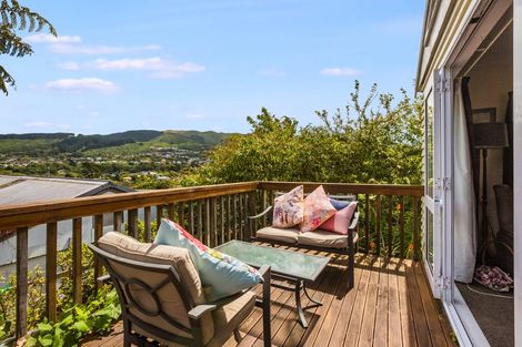 Photo of property in 16 Raroa Terrace, Tawa, Wellington, 5028