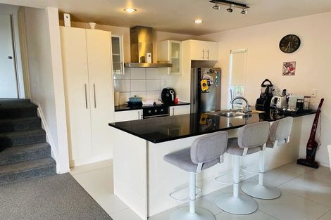Photo of property in 31 Tiri Tiri Road, Birkdale, Auckland, 0626