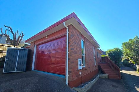 Photo of property in 2/9 Kells Place, Botany Downs, Auckland, 2010