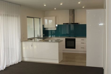 Photo of property in 35a Gledstane Road, Stanmore Bay, Whangaparaoa, 0932