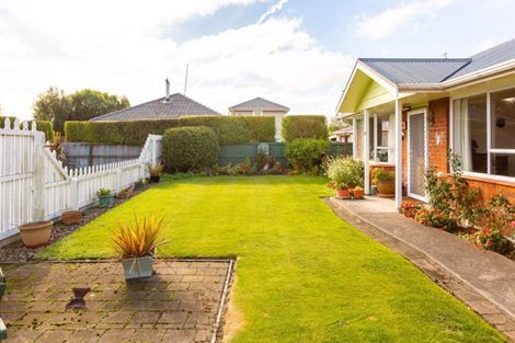 Photo of property in 2/18 Lincoln Road, Hillmorton, Christchurch, 8024