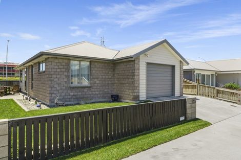 Photo of property in 17 Anchor Crescent, Papamoa, 3118