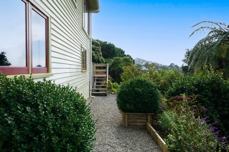 Photo of property in 6 Te Reinga View, Tawa, Wellington, 5028
