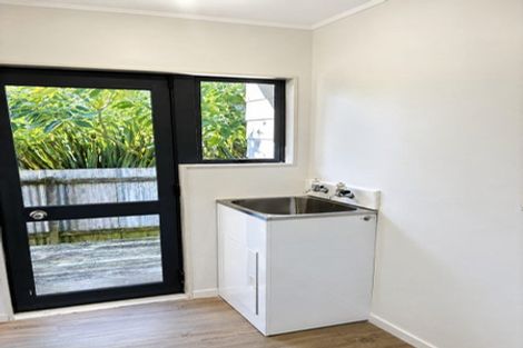 Photo of property in 56 Sutton Crescent, Papakura, 2110