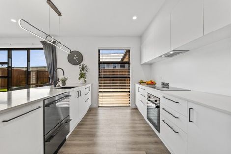 Photo of property in 66 Warwick Road, Stratford, 4332