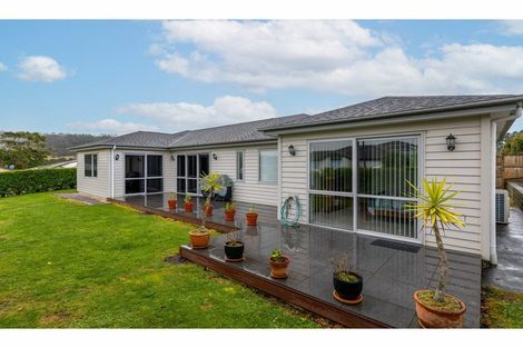 Photo of property in 6 Josh Road, Huapai, Kumeu, 0810