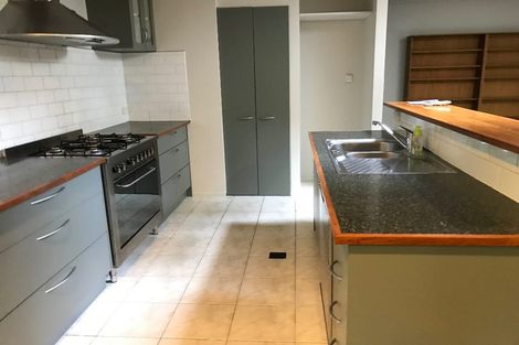 Photo of property in 30b Brunton Place, Glenfield, Auckland, 0629