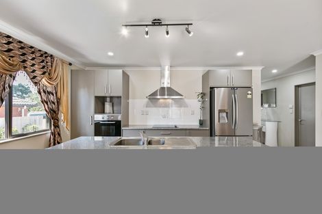 Photo of property in 10a Evans Road, Weymouth, Auckland, 2103