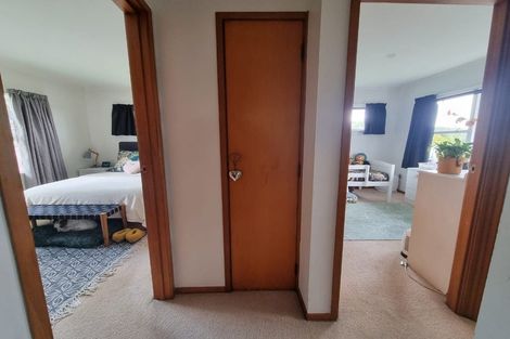 Photo of property in 5 Imogene Way, Half Moon Bay, Auckland, 2012