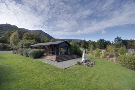 Photo of property in 19 Porika Road, Rotoroa, Saint Arnaud, 7077