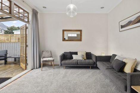 Photo of property in 112 Onepu Road, Lyall Bay, Wellington, 6022