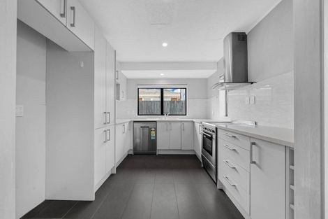 Photo of property in 2/7 Benygloe Place, Highland Park, Auckland, 2010