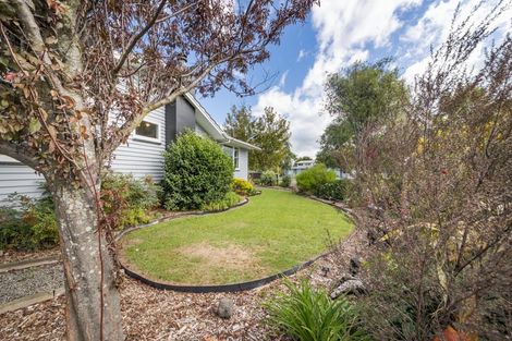 Photo of property in 11 Catlins Crescent, Milson, Palmerston North, 4414