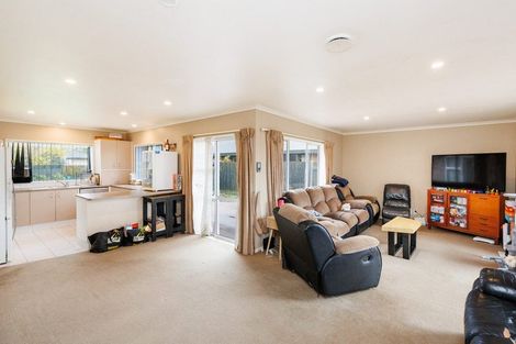 Photo of property in 31 Strachan Way, Highbury, Palmerston North, 4412