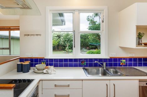 Photo of property in 27 Waterloo Crescent, Hokowhitu, Palmerston North, 4410