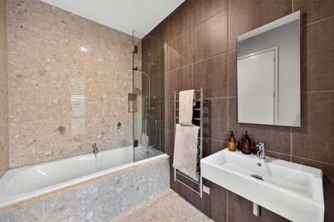 Photo of property in 29 Cecil Road, Milford, Auckland, 0620
