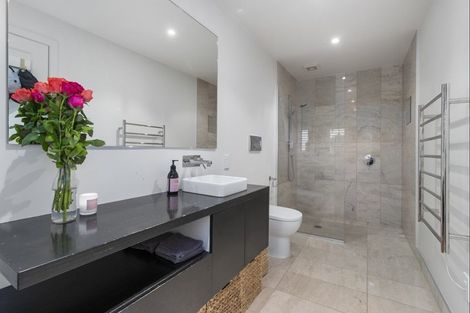 Photo of property in 8 Alfred Street, Northcote Point, Auckland, 0627