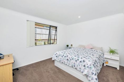 Photo of property in 20 Misty Valley Drive, Henderson, Auckland, 0612